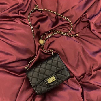 Paris Gold Bead Rhombus Chain Bag 2020 New Fashion Ladies Handbags Shoulder Messenger Small Bag Channels Crossbody Bags CC GG
Paris Gold Bead Rhombus Chain Bag 2020 New Fashion Ladies Handbags Shoulder Messenger Small Bag Channels Crossbody Bags CC GG