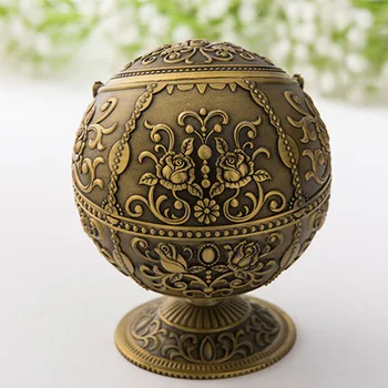 European Retro Ashtray Creative Personality Spherical Metal Lid Multi-functional Office Ashtray sSoking Accessories Home Decor
European Retro Ashtray Creative Personality Spherical Metal Lid Multi-functional Office Ashtray sSoking Accessories Home Decor