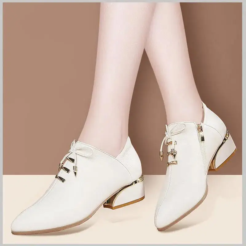 Cresfimix Sapatos Azuis/женские модные милые бежевые туфли-лодочки на квадратном каблуке; Женская повседневная обувь из искусственной кожи на каблуке; Сезон осень-зима; A7065
Cresfimix Sapatos Azuis/женские модные милые бежевые туфли-лодочки на квадратном каблуке; Женская повседневная обувь из искусственной кожи на каблуке; Сезон осень-зима; A7065