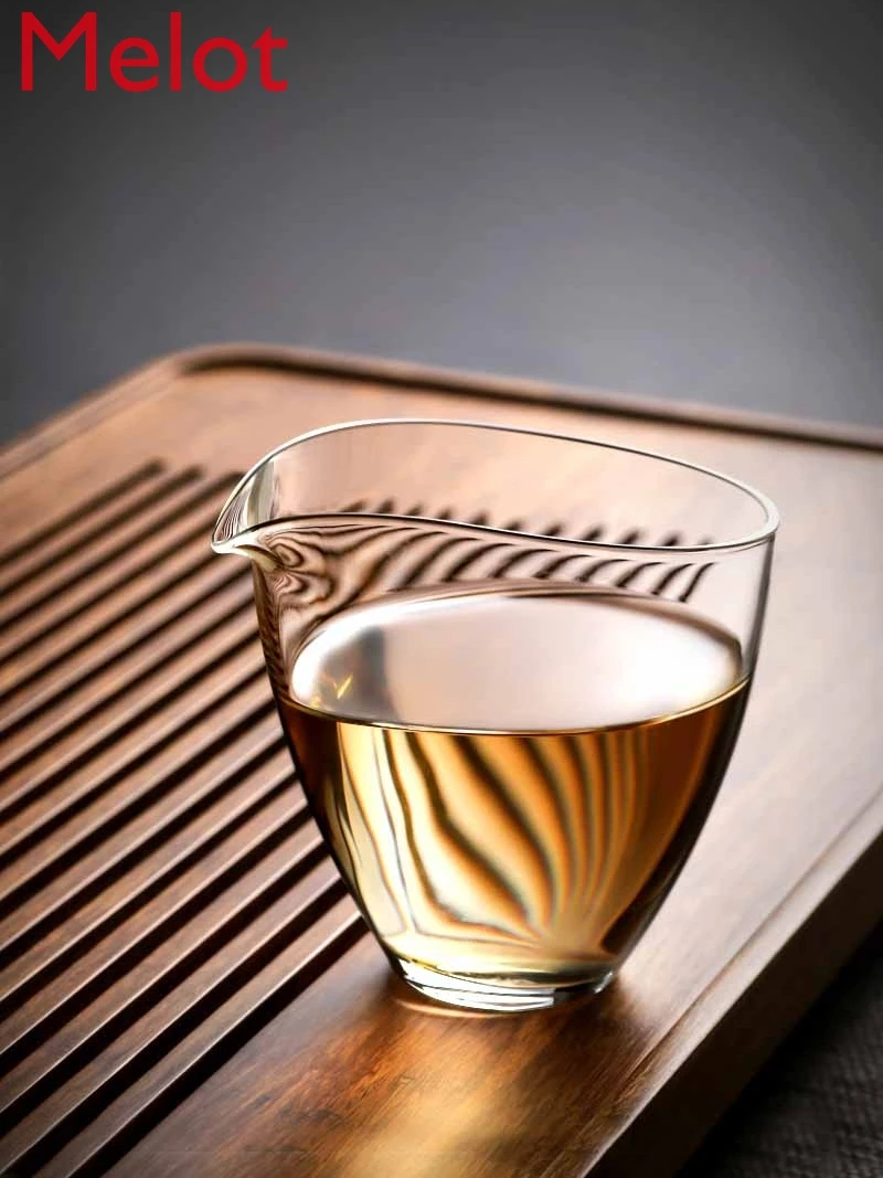 Handmade Heat-Resistant Transparent Glass Pitcher Drop-Shaped Tea Pot Fair Cup Thickened Tea Serving Pot Kung Fu Tea Set
Handmade Heat-Resistant Transparent Glass Pitcher Drop-Shaped Tea Pot Fair Cup Thickened Tea Serving Pot Kung Fu Tea Set