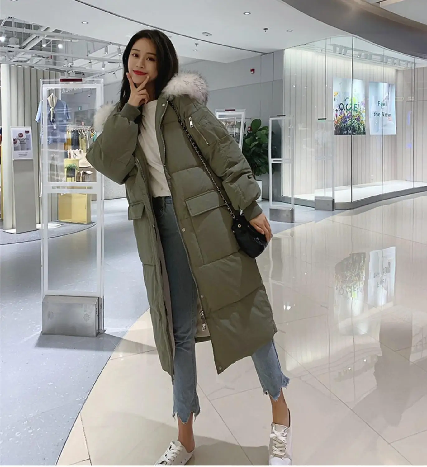 Down Jacket Female Long Section Over The Knee Loose Fashion White Duck Down 2019 new explosion models
Down Jacket Female Long Section Over The Knee Loose Fashion White Duck Down 2019 new explosion models