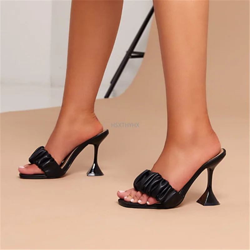 2021Hot Fashion Strange Style Women Slippers Square Open Toe Slippers Slip on Slides Summers Beach Shoe Black Whtie Heels Women
2021Hot Fashion Strange Style Women Slippers Square Open Toe Slippers Slip on Slides Summers Beach Shoe Black Whtie Heels Women