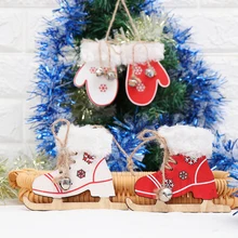 2 sztuk nowy boże narodzenie drzewo wisiorek wzór płatka śniegu drewniane sanki buty rękawiczki kształt Xmas drzewa wiszące festiwal strona dekoracji(China)