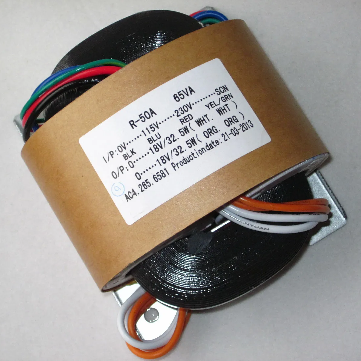 115V-230V Type R power transformer 65W dual 18V R Cattle audio transformer copper wire
115V-230V Type R power transformer 65W dual 18V R Cattle audio transformer copper wire