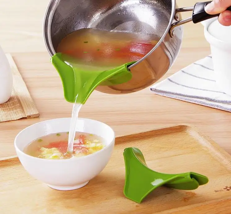 Creative Funnel Overflow Silicone Slip Dip Soup Hopper Pot for Pots and Bowls and Jars Cookware Spouts Kitchen Gadget Tools
Creative Funnel Overflow Silicone Slip Dip Soup Hopper Pot for Pots and Bowls and Jars Cookware Spouts Kitchen Gadget Tools