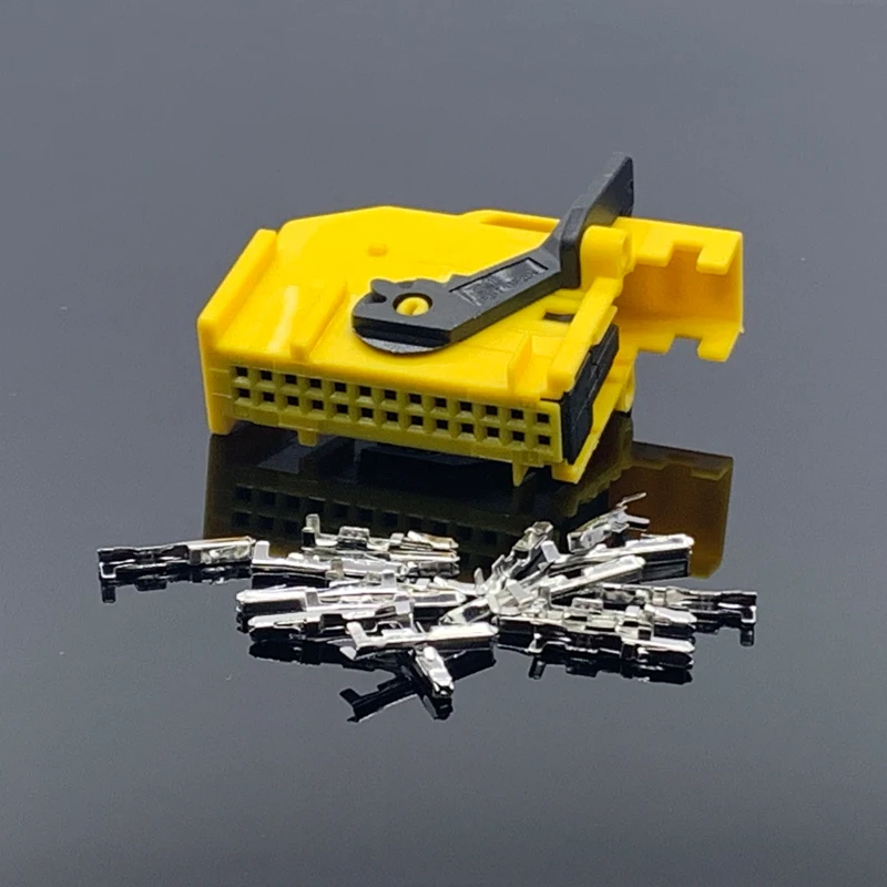 1 Set 26 way pin 0.6 mm plug ECU Automotive Connector Wiring Harness Connectors Auto Plug 185879-1
1 Set 26 way pin 0.6 mm plug ECU Automotive Connector Wiring Harness Connectors Auto Plug 185879-1