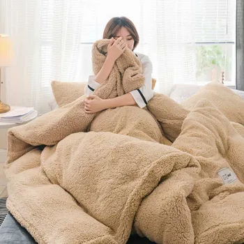 1pcs Winter Warm Duvet Cover for Queen King Bed Lamb Fleece Quilt Cover Coral Fleece Comforter Case Velvet Blanket Bed Cover
1pcs Winter Warm Duvet Cover for Queen King Bed Lamb Fleece Quilt Cover Coral Fleece Comforter Case Velvet Blanket Bed Cover