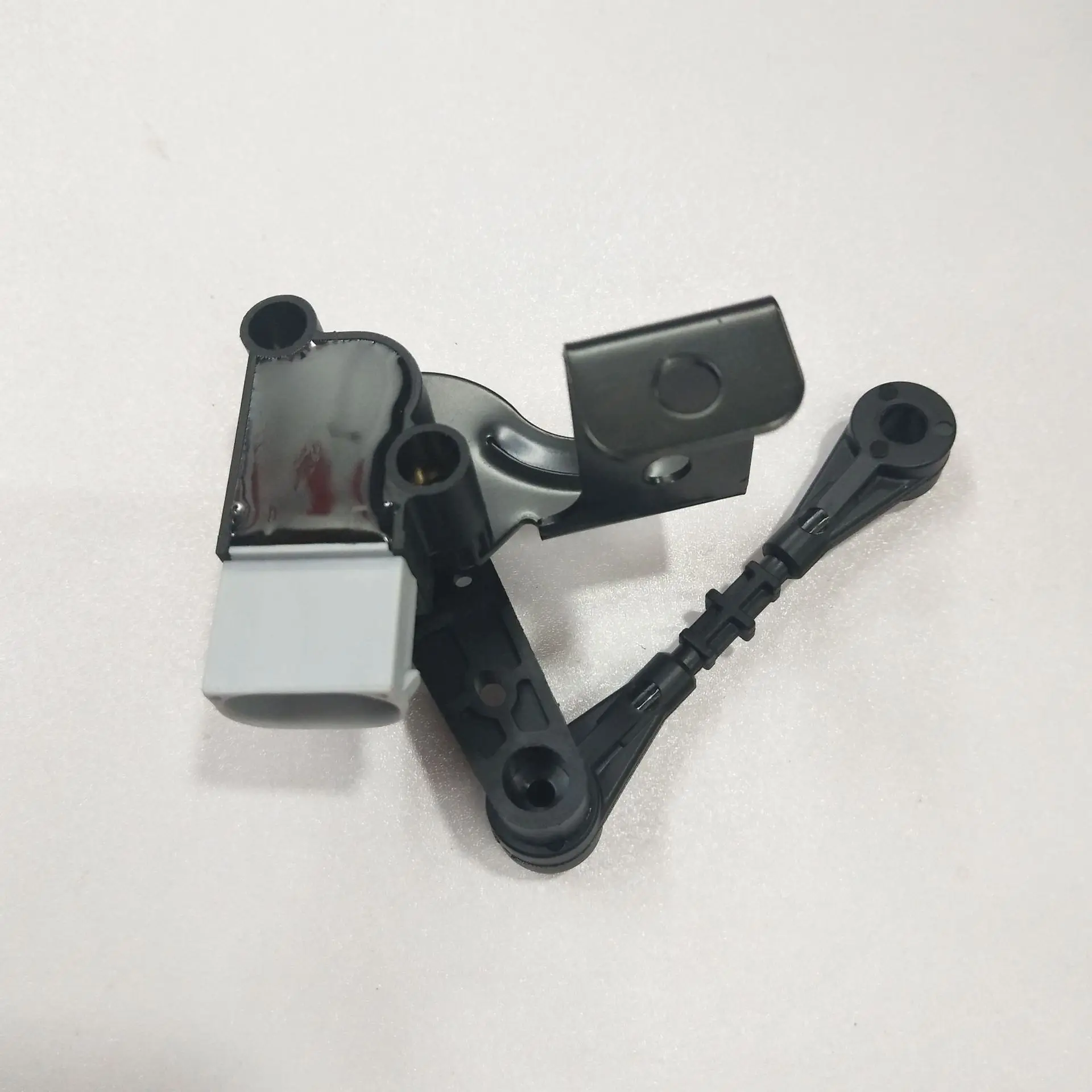 Automobile Headlamp Horizontal Sensor Height Car Body Headlight Liquid Level Sensor Suitable for landtiger rover camel
Automobile Headlamp Horizontal Sensor Height Car Body Headlight Liquid Level Sensor Suitable for landtiger rover camel