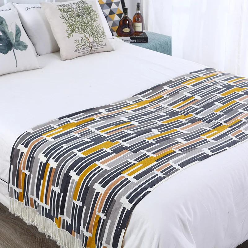 Modern and simple style room decoration blanket bed and hotel bed towel set blanket b131
Modern and simple style room decoration blanket bed and hotel bed towel set blanket b131