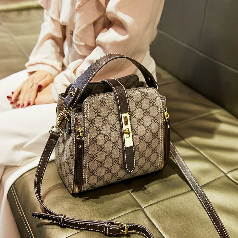 Hot Selling Bag Women's 2020 New Style Shoulder Bag Versatile Handbag Cool Fashion Printed Shoulder Square Sling Bag
Hot Selling Bag Women's 2020 New Style Shoulder Bag Versatile Handbag Cool Fashion Printed Shoulder Square Sling Bag