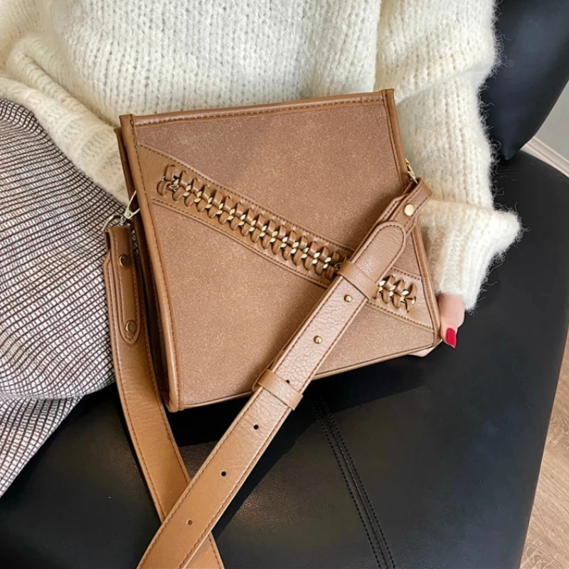 Zipper front Large Capacity Crossbody Bag for Women 2020 Winter Fashion Sac A Main Female Shoulder Bag Female Handbag and Purses
Zipper front Large Capacity Crossbody Bag for Women 2020 Winter Fashion Sac A Main Female Shoulder Bag Female Handbag and Purses