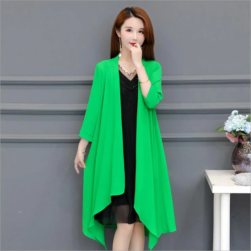 Summer chiffon solid color sunscreen women long section irregular hem beach seaside sunscreen jacket temperament shawl cardigan 
Summer chiffon solid color sunscreen women long section irregular hem beach seaside sunscreen jacket temperament shawl cardigan