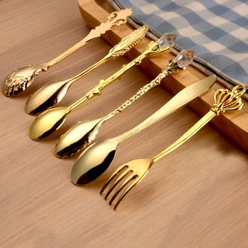6PCS/Set Vintage Royal Style Metal Spoons Forks DIY Carved Fork Table Spoon Antique Tea Spoons Coffee Spoon Dessert Fork
6PCS/Set Vintage Royal Style Metal Spoons Forks DIY Carved Fork Table Spoon Antique Tea Spoons Coffee Spoon Dessert Fork