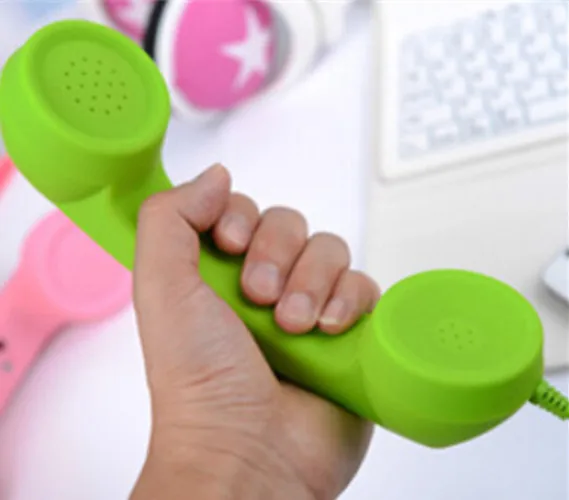 8 Colors Mobile Handset 3.5mm Tablet PC Handset Mobile Phones Computer Hot Retro POP For iPhone Phone Accessories Tools
8 Colors Mobile Handset 3.5mm Tablet PC Handset Mobile Phones Computer Hot Retro POP For iPhone Phone Accessories Tools