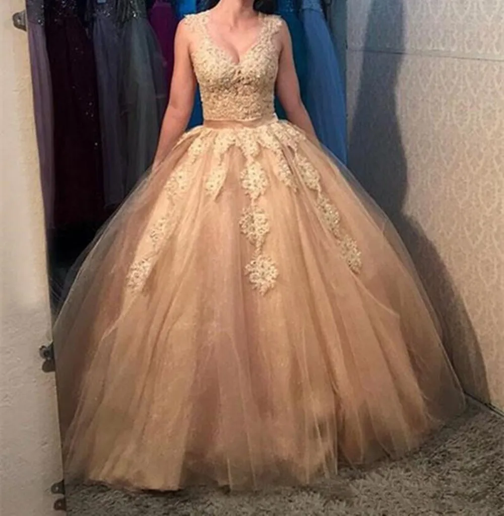 

Sexy Illusion Back Quinceanera Dresses Ball Gown Lace Applique Ribbon Straps V Neck Formal Eevening Pageant 2022 Custom Mad