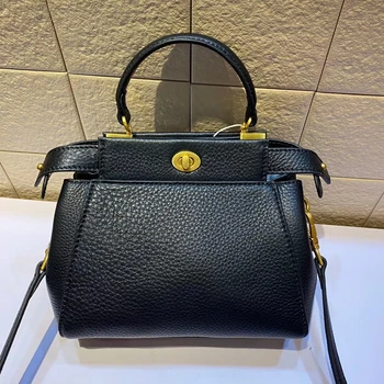 Genuine leather cat bag 2020 new mini messenger shoulder female bag first layer cowhide wild net red same handbag
Genuine leather cat bag 2020 new mini messenger shoulder female bag first layer cowhide wild net red same handbag
