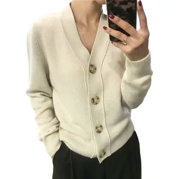 2019New Winter Warm Jackets for Women V-neck Long Sleeve Cashmere Blended Cardigans Female 3Colors Thicker Button Sweaters
2019New Winter Warm Jackets for Women V-neck Long Sleeve Cashmere Blended Cardigans Female 3Colors Thicker Button Sweaters