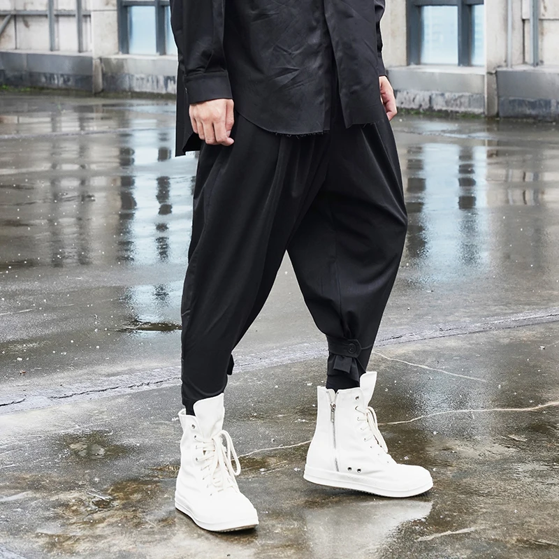 Men's new dark hair stylist trouser leg buckles design urban youth fashion casual Harlan 9-cent pants
Men's new dark hair stylist trouser leg buckles design urban youth fashion casual Harlan 9-cent pants