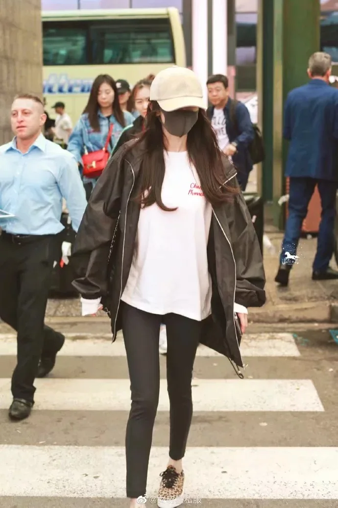 2019 Autumn New Style WOMEN'S Coat Jacket Yang Mi Celebrity Style Loose-Fit Stand Collar Zipper Baseball Uniform
2019 Autumn New Style WOMEN'S Coat Jacket Yang Mi Celebrity Style Loose-Fit Stand Collar Zipper Baseball Uniform