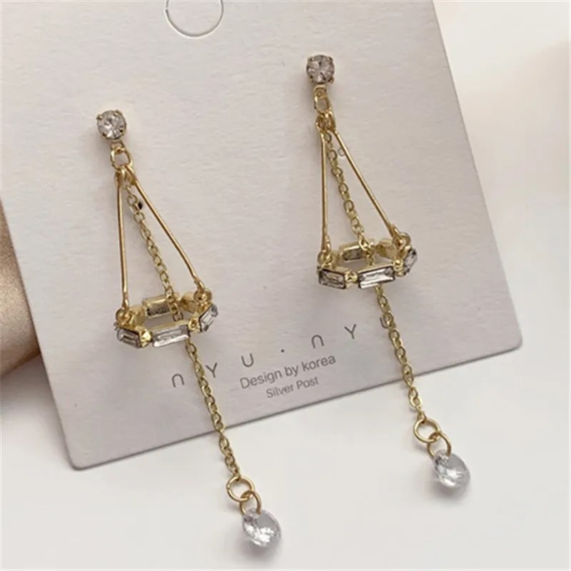 Style restoring ancient ways is hollow-out the three-dimensional wind chime long tassels crystal earrings fairy maiden stud earr
Style restoring ancient ways is hollow-out the three-dimensional wind chime long tassels crystal earrings fairy maiden stud earr