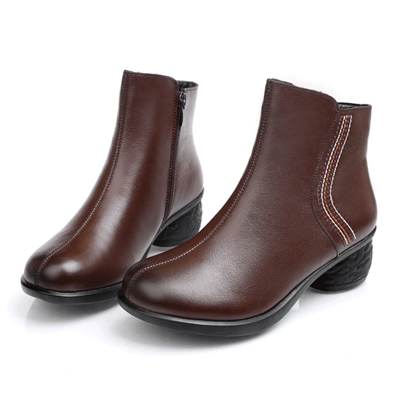 Genuine Leather Retro Women Round Heel Ankle Boots Mother Boots Winter Warm Ladies Shoes Non Slip Short Booties for Ladies
Genuine Leather Retro Women Round Heel Ankle Boots Mother Boots Winter Warm Ladies Shoes Non Slip Short Booties for Ladies