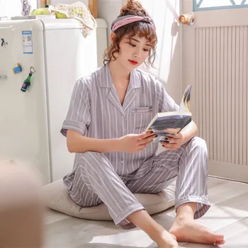 2020 New Spring Summer Women Faux Silk Pajamas Set Simple Leisure Nightwear Short Sleeves Sleepwear
2020 New Spring Summer Women Faux Silk Pajamas Set Simple Leisure Nightwear Short Sleeves Sleepwear