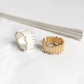 Peri'sBox Matte Gold Wide Irregular Rings Vertical Stripes Geometric Rings for Women Minimalist Open Ring Adjustable 2020 Hot
Peri'sBox Matte Gold Wide Irregular Rings Vertical Stripes Geometric Rings for Women Minimalist Open Ring Adjustable 2020 Hot