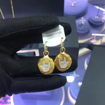 UMGODLY Brand Gold Color Copper Earrings Palm Love Pave Cubic Zirconia Women Fashion Party Jewelry Gift 
UMGODLY Brand Gold Color Copper Earrings Palm Love Pave Cubic Zirconia Women Fashion Party Jewelry Gift