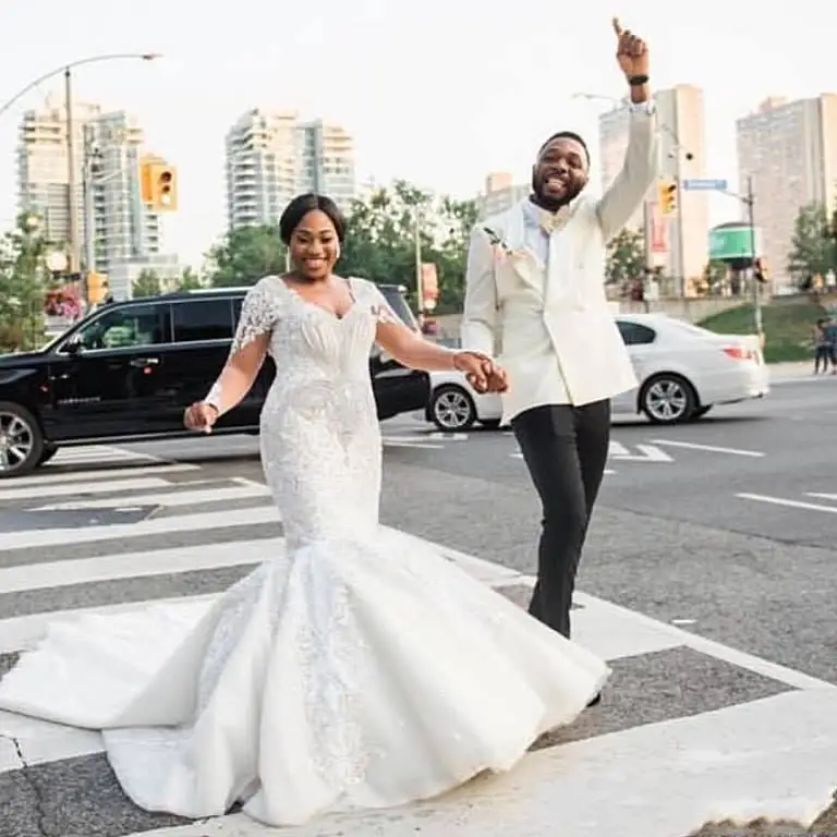 Sparkly Plus Size Wedding Dresses Modern Illusion Long Sleeve Crystal Beaded Lace Arabic African Mermaid Wedding Bride Gown
Sparkly Plus Size Wedding Dresses Modern Illusion Long Sleeve Crystal Beaded Lace Arabic African Mermaid Wedding Bride Gown
