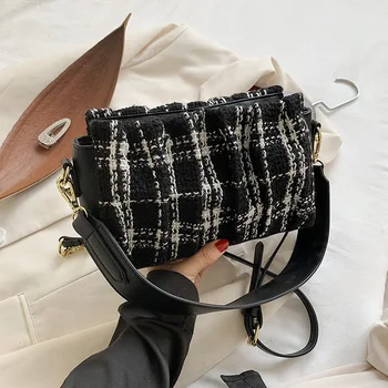 Fashion Ruched Felt Crossbody Bags for Women Handbags 2020 Vintage Ladies Shoulder Bags Casual Totes Travel bags Purses Female
Fashion Ruched Felt Crossbody Bags for Women Handbags 2020 Vintage Ladies Shoulder Bags Casual Totes Travel bags Purses Female