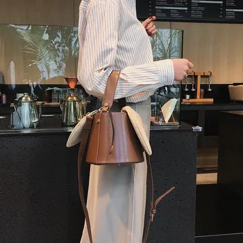 2020 new Korean version of the shoulder messenger bag fashion cute messenger bag large capacity casual messenger bag ladies
2020 new Korean version of the shoulder messenger bag fashion cute messenger bag large capacity casual messenger bag ladies