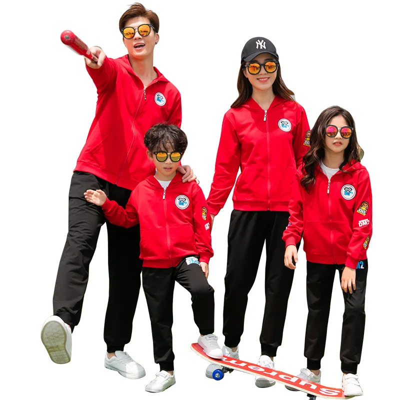 New Autumn Sport family matching clothes Trousers Cartoon Coat Mother Father Girl Boy Family cotton Jacket & Pants 2pcs/Sets 
New Autumn Sport family matching clothes Trousers Cartoon Coat Mother Father Girl Boy Family cotton Jacket & Pants 2pcs/Sets