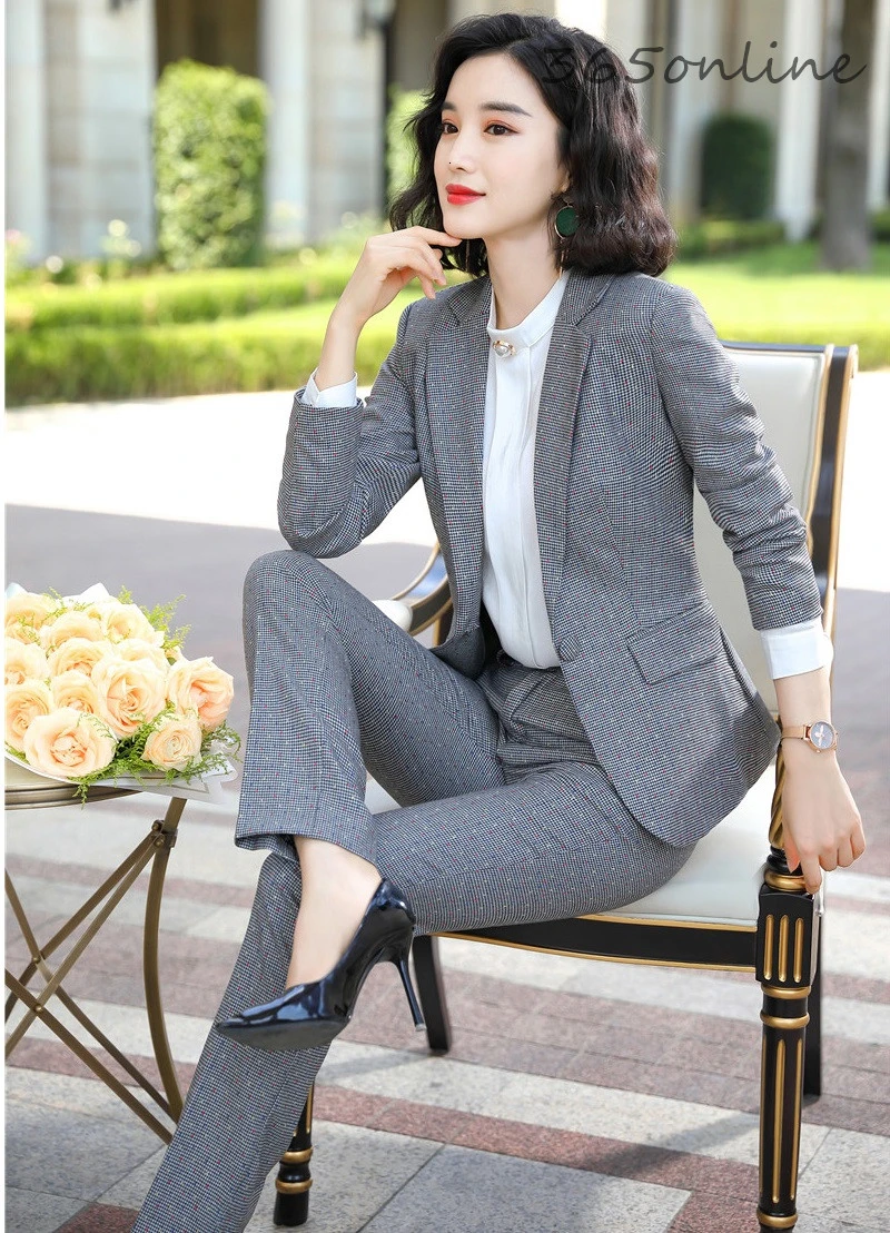 Novelty Grey Formal Uniform Designs Pantsuits for Women Business Work Wear OL Styles Blazers Ladies Professional Blazers Set
Novelty Grey Formal Uniform Designs Pantsuits for Women Business Work Wear OL Styles Blazers Ladies Professional Blazers Set