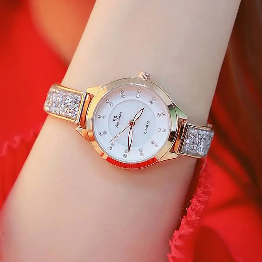 Новые бриллиантовые ЖЕНСКИЕ НАРЯДНЫЕ часы женские Стразы кварцевые модные