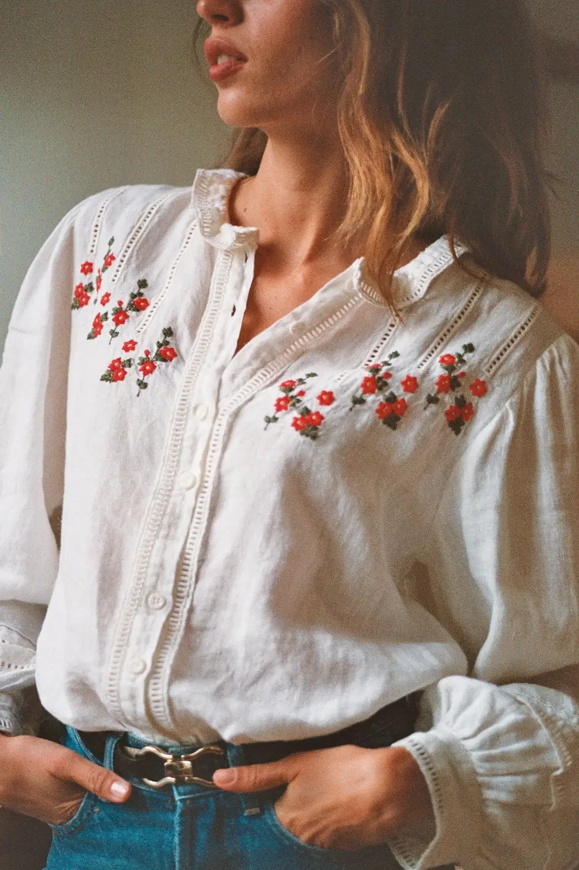Женская блузка с цветочной вышивкой кружевная ажурная Блузка оборками на