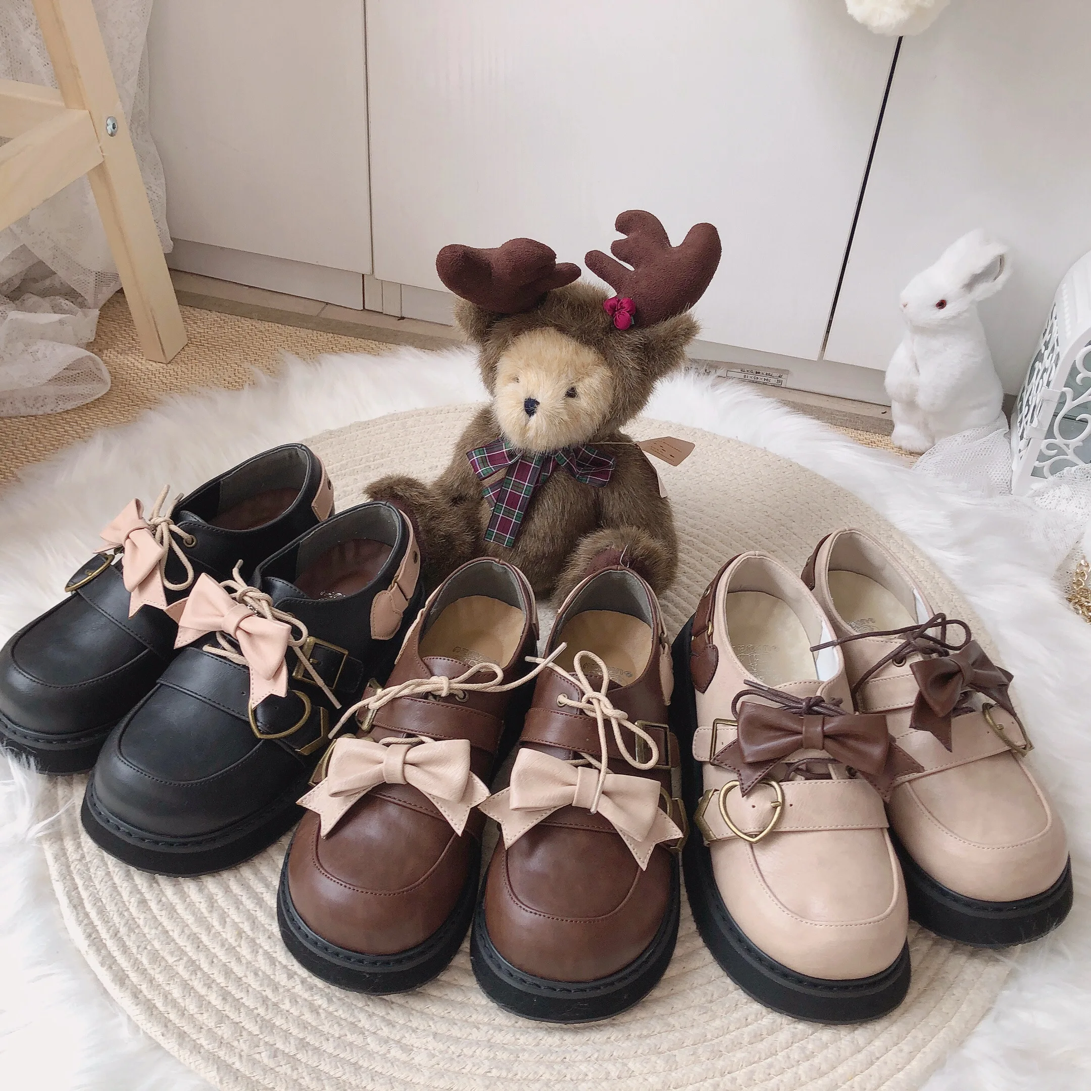 Locke Detective Retro Thick-Soled Love Buckle Small Leather Shoes Jk Uniform Shoes Cute Girl
Locke Detective Retro Thick-Soled Love Buckle Small Leather Shoes Jk Uniform Shoes Cute Girl
