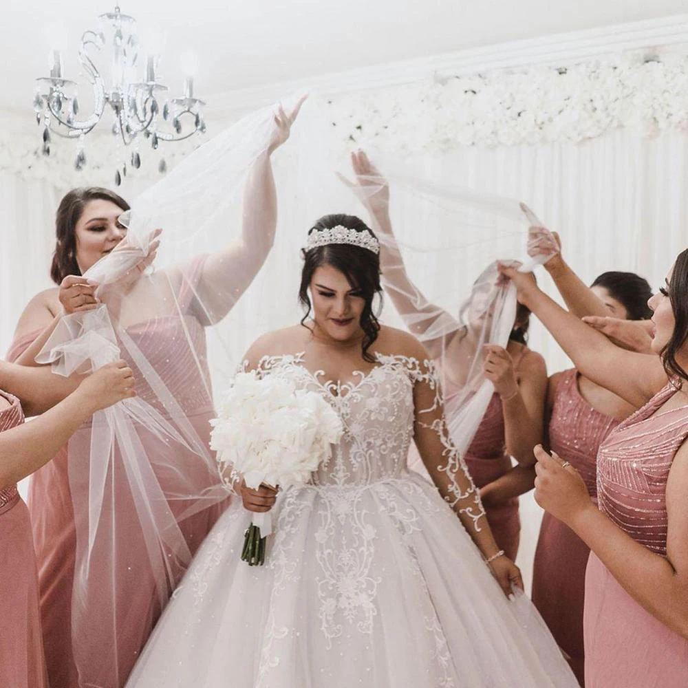 2020 Plus Size Wedding Dresses Sheer Jewel Neck Lace Applique Sweep Train Boho Wedding Gown Custom Made Bohemia Bride
2020 Plus Size Wedding Dresses Sheer Jewel Neck Lace Applique Sweep Train Boho Wedding Gown Custom Made Bohemia Bride