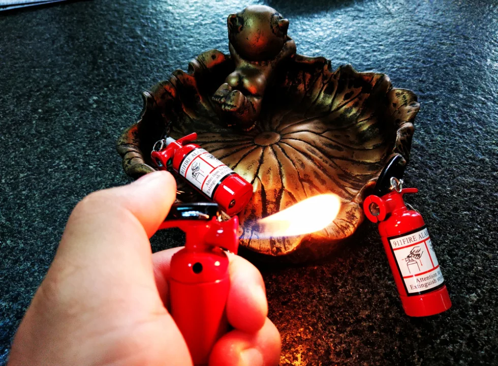 Personalized & Creative Mini Key Pendant Cigarette Lighter Small Fire Extinguisher Lighter
Personalized & Creative Mini Key Pendant Cigarette Lighter Small Fire Extinguisher Lighter