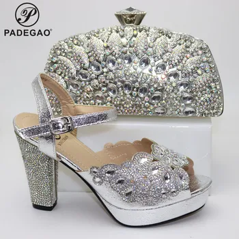 Latest 2020 African Design Nigerian Shoes and Bag Set Pointed Toe Italian Royal Paty Matching Shoes and Bag in Silver Color
Latest 2020 African Design Nigerian Shoes and Bag Set Pointed Toe Italian Royal Paty Matching Shoes and Bag in Silver Color