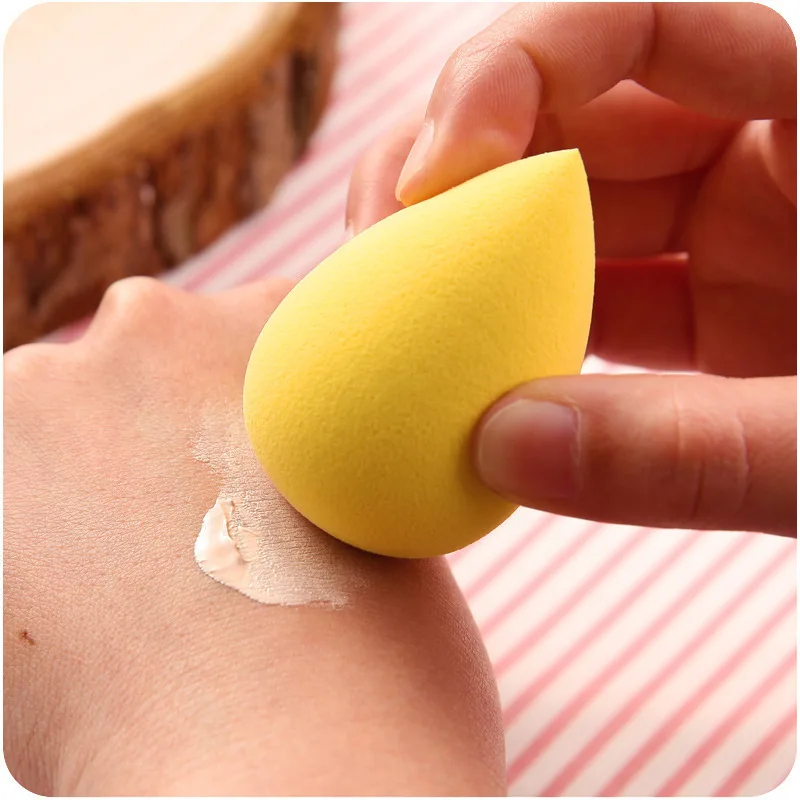 2017 NEW Sponge Water Droplets Gourd Shape Beauty Sponge Foundation Puff Powder for Face Coverup Random Color
2017 NEW Sponge Water Droplets Gourd Shape Beauty Sponge Foundation Puff Powder for Face Coverup Random Color