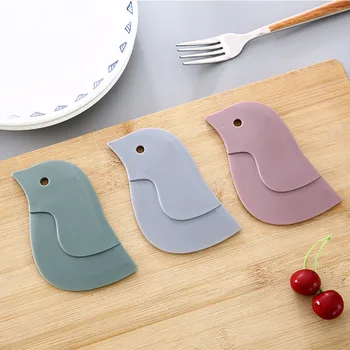 Cute Penguin Shape Baking Soft Blade Scraper Oil Dish Plate Scraping Kitchen Gadget Dirty Stains Cleaning Wiping Board
Cute Penguin Shape Baking Soft Blade Scraper Oil Dish Plate Scraping Kitchen Gadget Dirty Stains Cleaning Wiping Board
