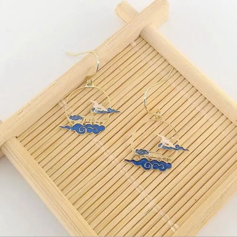 New Fashion 1 Pair Chinese Style Cranes Cloud Hollow Creative Left And Right Simple Style Asymmetric Earrings For Women
New Fashion 1 Pair Chinese Style Cranes Cloud Hollow Creative Left And Right Simple Style Asymmetric Earrings For Women