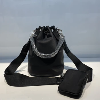 2020 Summer 2 Color New Arrive High Quality Hot Bag Solid Drawstring Bucket Bag Single Breasted Adjustable Carry Elegant Bag
2020 Summer 2 Color New Arrive High Quality Hot Bag Solid Drawstring Bucket Bag Single Breasted Adjustable Carry Elegant Bag