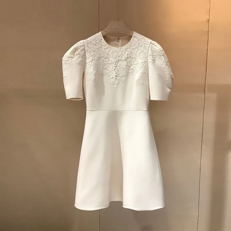 Top Quality Women Silk Wool Dresses 2020 Fall Italy Korean Fashion Style Lace Patchwork Puff Sleeve Ladies Elegant A-lined Robe
Top Quality Women Silk Wool Dresses 2020 Fall Italy Korean Fashion Style Lace Patchwork Puff Sleeve Ladies Elegant A-lined Robe