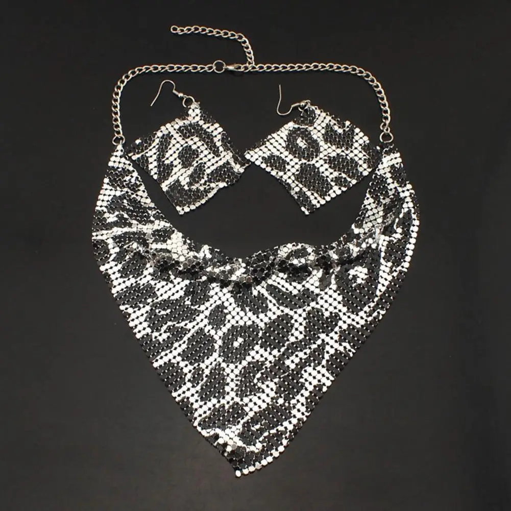 2Pcs/Set Fashion Women Triangular Scarf Sequins Charm Statement Bib Necklace Earrings Jewelry Set Necklace+Earring Jewelry hot s
2Pcs/Set Fashion Women Triangular Scarf Sequins Charm Statement Bib Necklace Earrings Jewelry Set Necklace+Earring Jewelry hot s