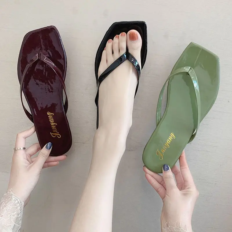 Womens Beach Flip Flops Outdoor Slippers Soft Candy Color Summer Shoes Woman Fashion Slides Anti Slip Ladies Casual Flat Sandals
Womens Beach Flip Flops Outdoor Slippers Soft Candy Color Summer Shoes Woman Fashion Slides Anti Slip Ladies Casual Flat Sandals