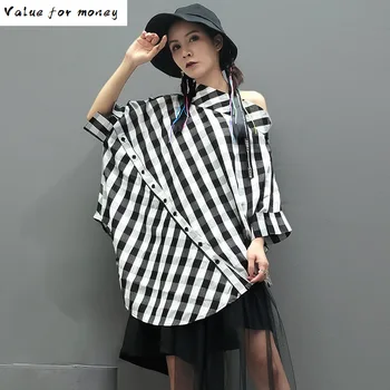 2020 Spring New Summer Slash Neck Three-quarter Sleeve Plaid Split Joint Loose Big Size Shirt Women Bouse Fashion 
2020 Spring New Summer Slash Neck Three-quarter Sleeve Plaid Split Joint Loose Big Size Shirt Women Bouse Fashion