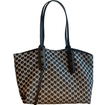 New 2020 Vintage Women Hand Bag Designers Luxury Handbags Women Shoulder Bags Female Top-handle Bags Fashion Brand Handbags
New 2020 Vintage Women Hand Bag Designers Luxury Handbags Women Shoulder Bags Female Top-handle Bags Fashion Brand Handbags