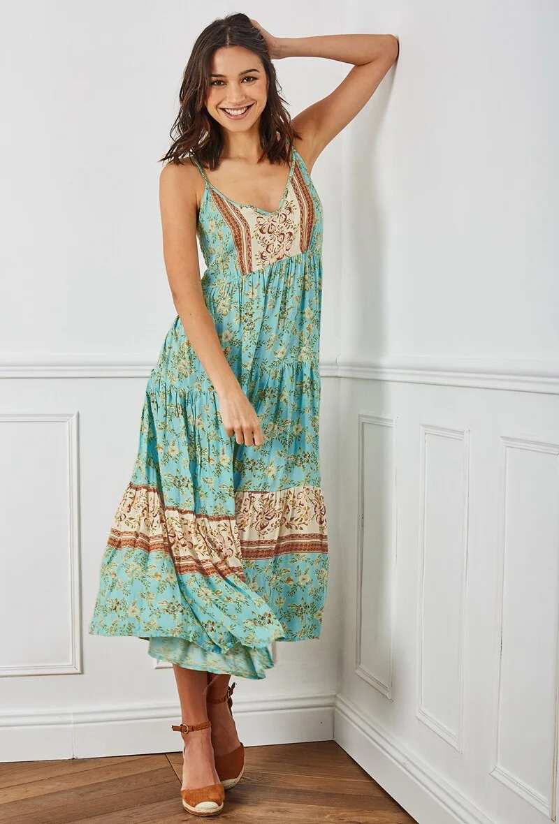 Summer women's personalized print fashion V-neck suspenders dress A sleeveless print Bohemian dress
Summer women's personalized print fashion V-neck suspenders dress A sleeveless print Bohemian dress
