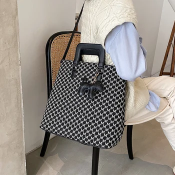 Autumn and Winter Large Capacity Women's Bag 2020 New Fashionable Handbag All-Matching Ins Shoulder Crossbody Tote Bag
Autumn and Winter Large Capacity Women's Bag 2020 New Fashionable Handbag All-Matching Ins Shoulder Crossbody Tote Bag